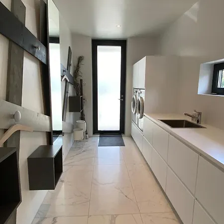 Ea Villa
